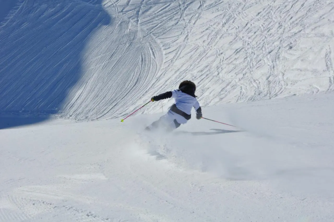 Two Bedroom Apartment La Voute, Chandon Near Meribel - Sleeps 4 Adults Or 2 Adults And 3 Children Les Allues 0*,