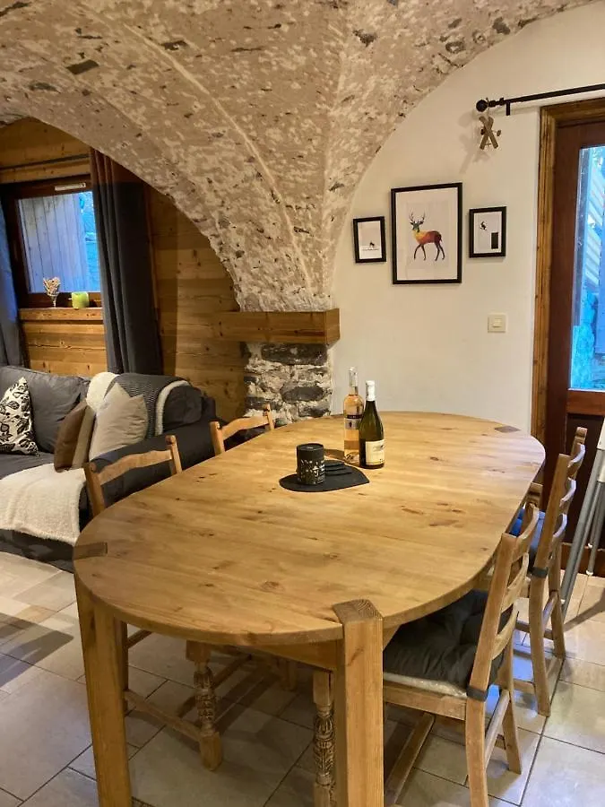 Two Bedroom Apartment La Voute, Chandon Near Meribel - Sleeps 4 Adults Or 2 Adults And 3 Children Les Allues