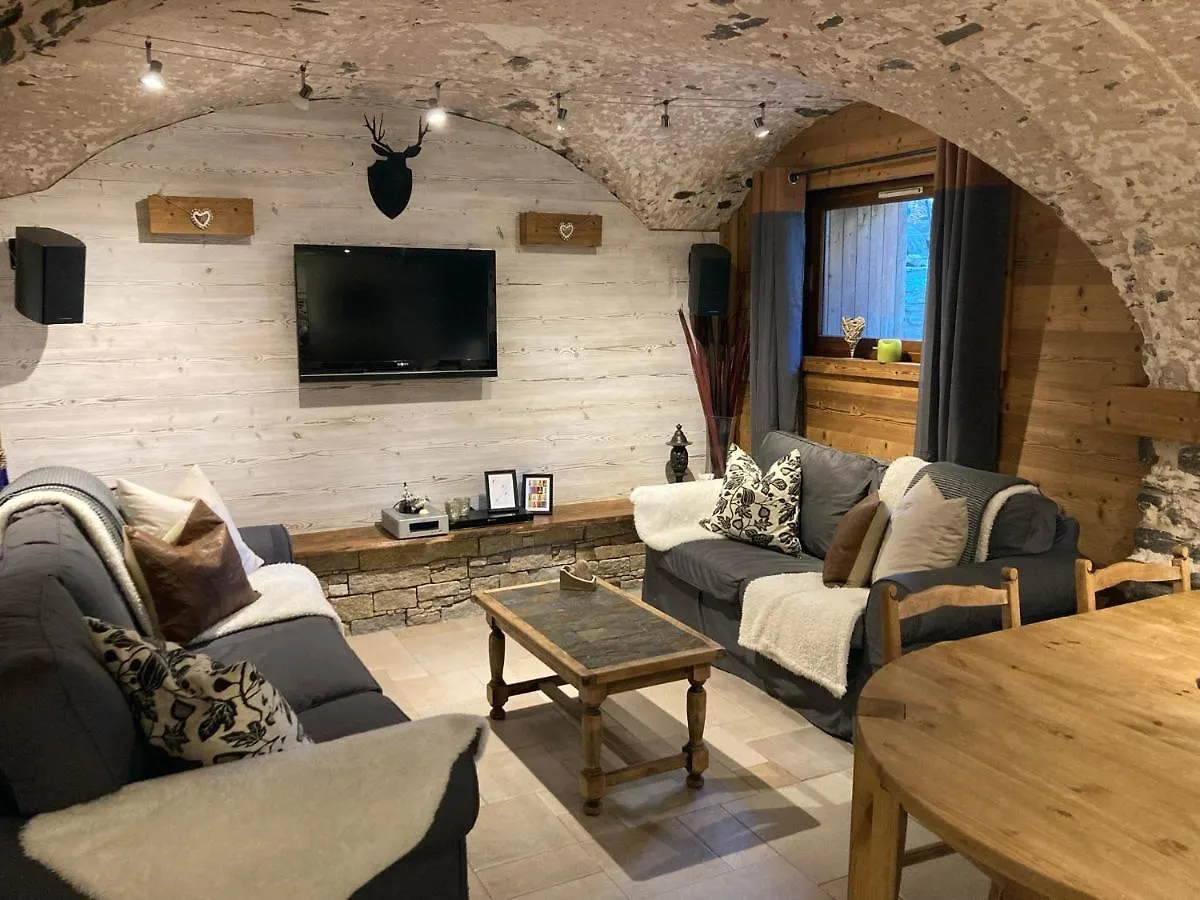 Two Bedroom Apartment La Voute, Chandon Near Meribel - Sleeps 4 Adults Or 2 Adults And 3 Children Les Allues